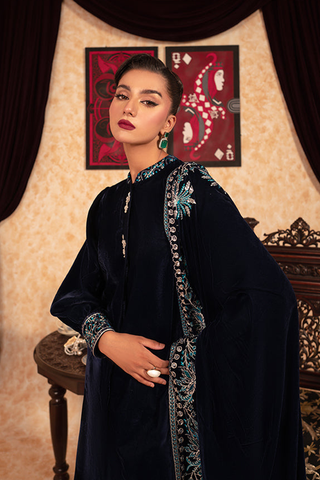 Picture of Velvet Deck Shawls - Spade - Available at Raja Sahib