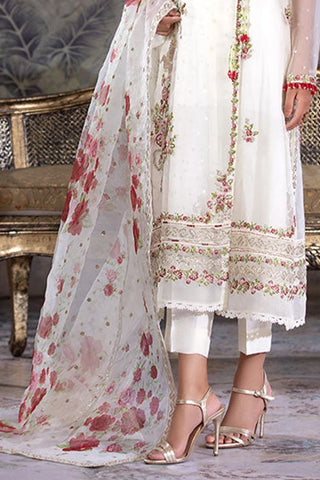 Picture of Amber Imran - Punkh Luxury Formals - Pearl Bloom - Available at Raja Sahib