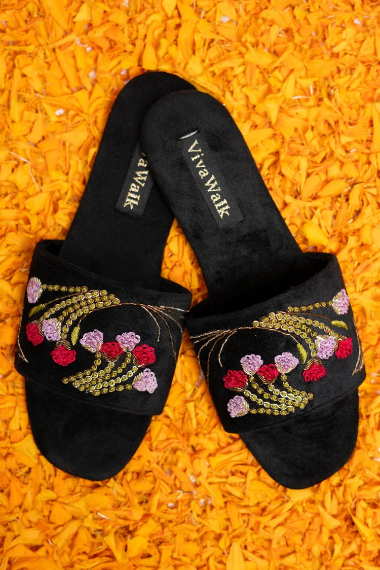 Picture of Viva Walk - Viva Women Flats - Paaye Zeenat - Available at Raja Sahib