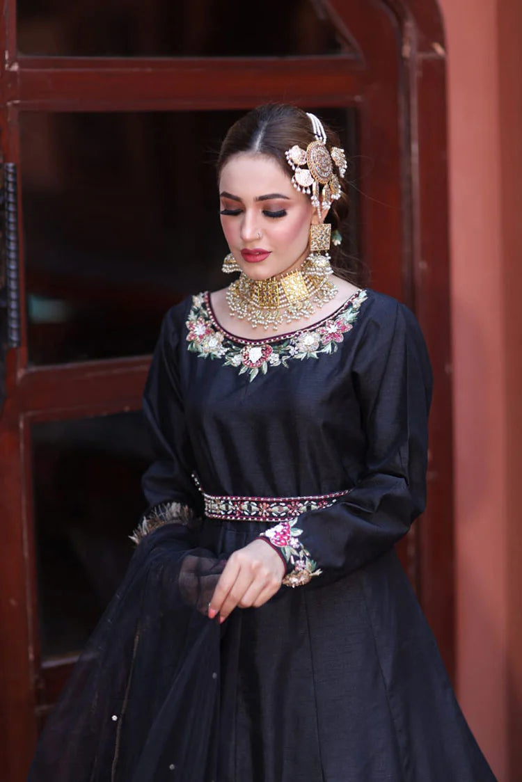 Picture of Maryam Malik Luxury Pret - Anaarkali (Black Pishwas + Dupatta With Front Motfis) - Available at Raja Sahib