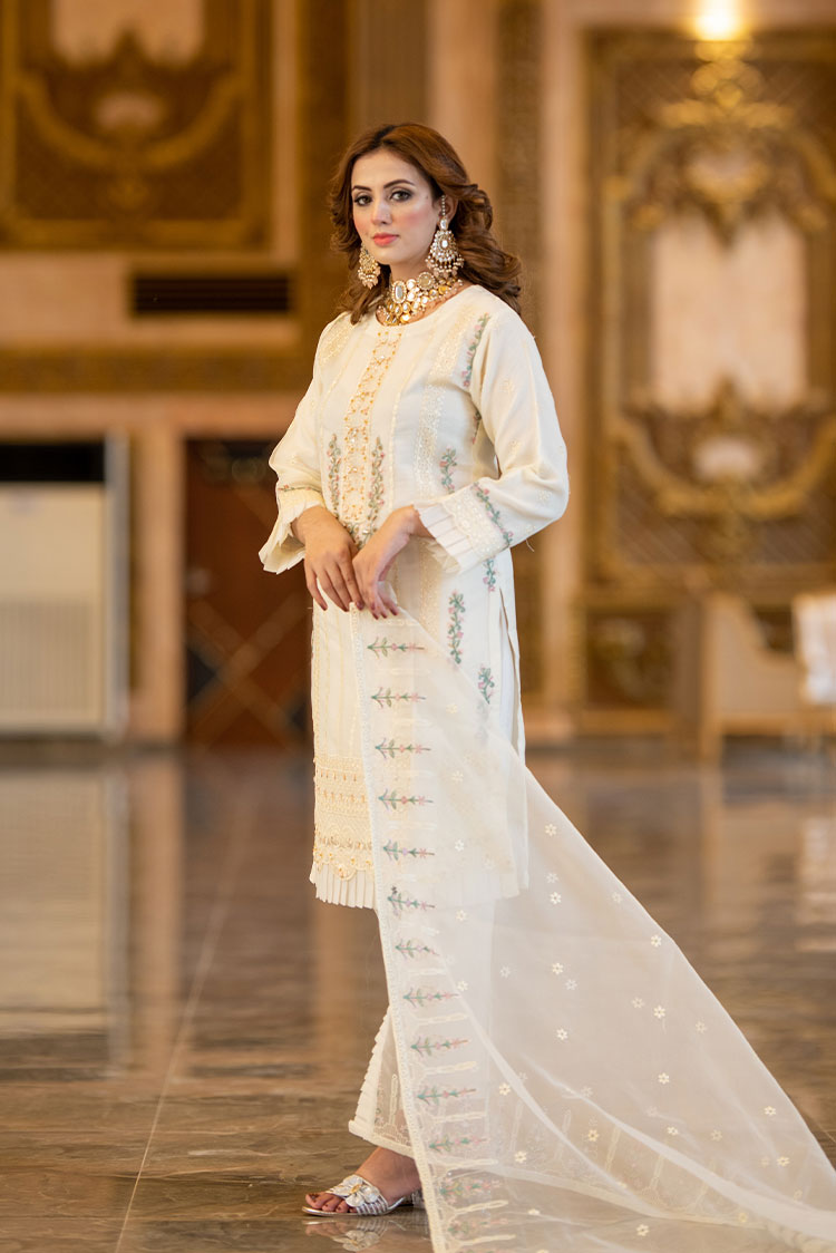 Picture of Maryam Malik - Eleganza Luxury Pret - Grace - Available at Raja Sahib