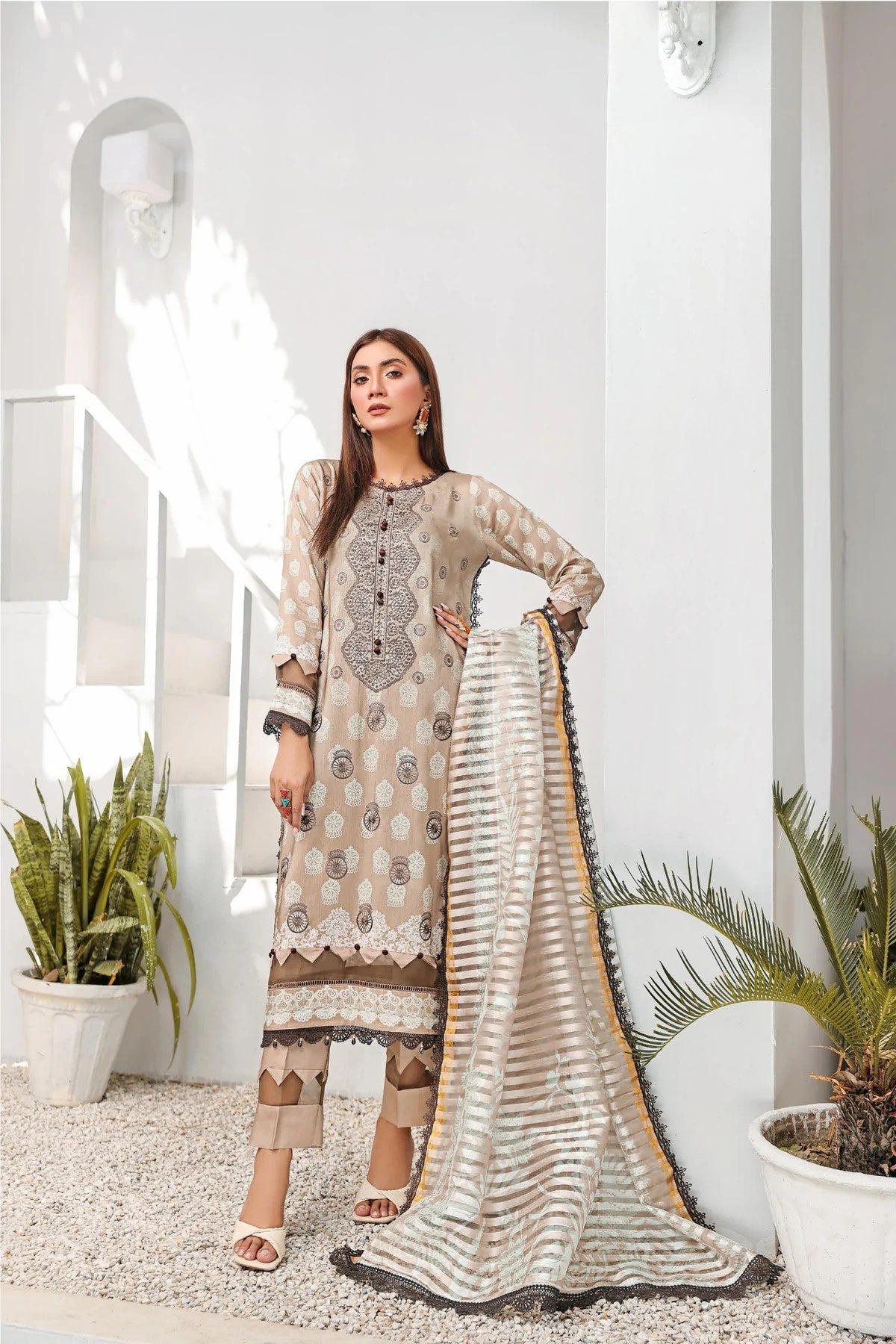 Picture of Lala - Habibi 020 Kesa Embroidered Print Viscose Collection - Available at Raja Sahib