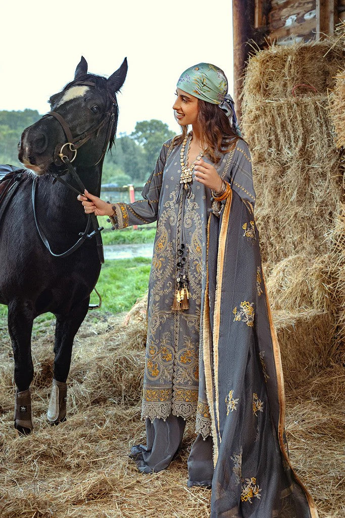 Picture of Sobia Nazir - AW 22 6B Autumn Winter Collection - Available at Raja Sahib